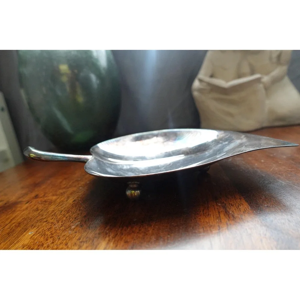 Vintage F.B. Rogers Silver Co. 1883‎ silver plate leaf shape footed tray